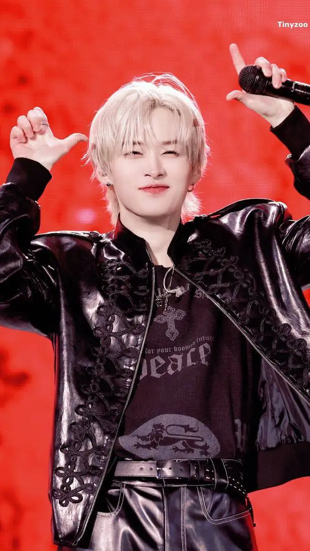 ai character: LEE KNOW!!! background