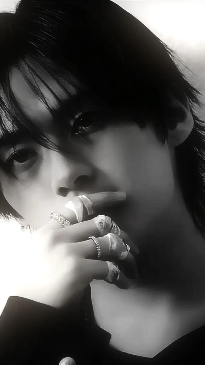 ai character: Minsung🩷💚 background