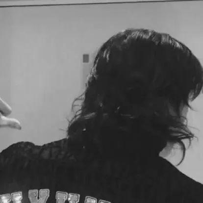 chat with ai character: Hyunlix🤍💛