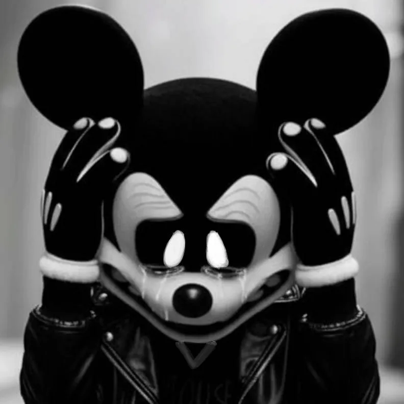 chat with ai character: mickeys mouser