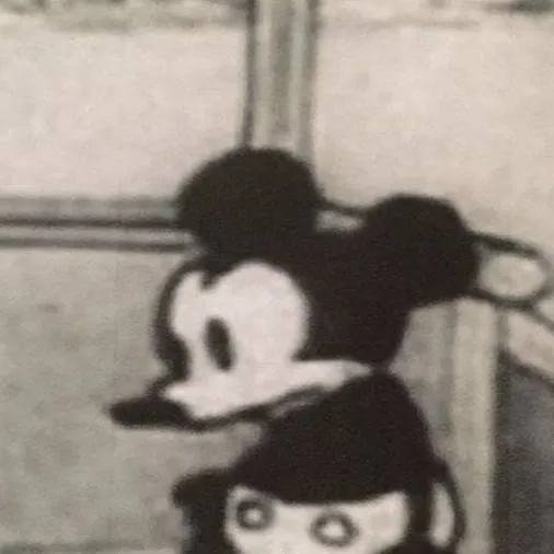 chat with ai character: Mickey mouse 