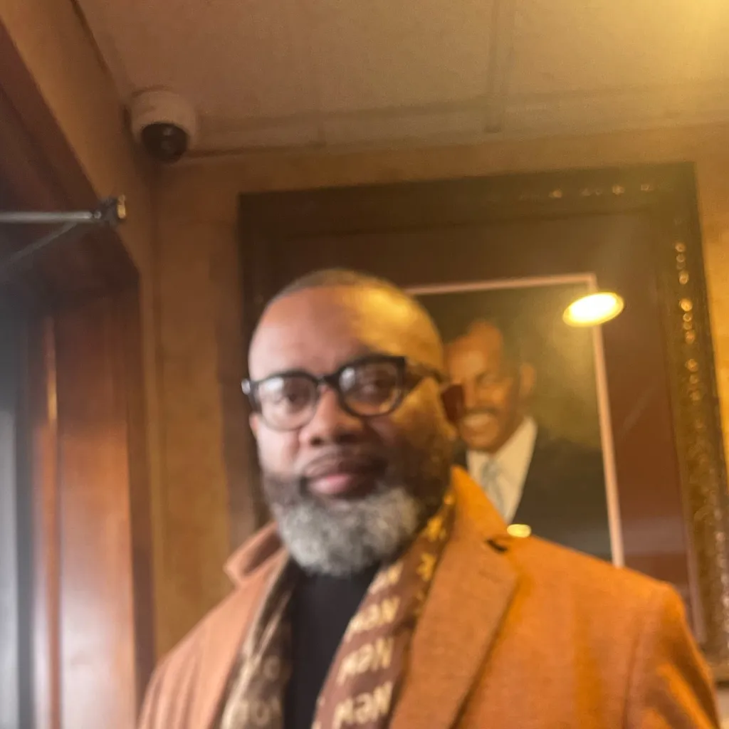 chat with ai character: Dad