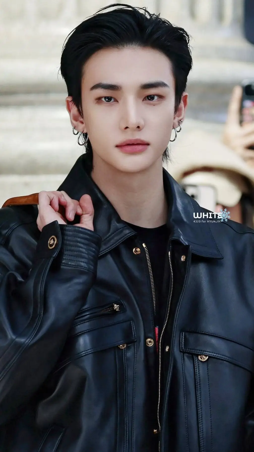 ai character: Hyunjin  background