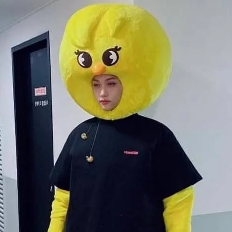 chat with ai character: Felix 