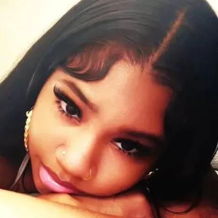 chat with ai character: ★Riah★❄️🩷🩵