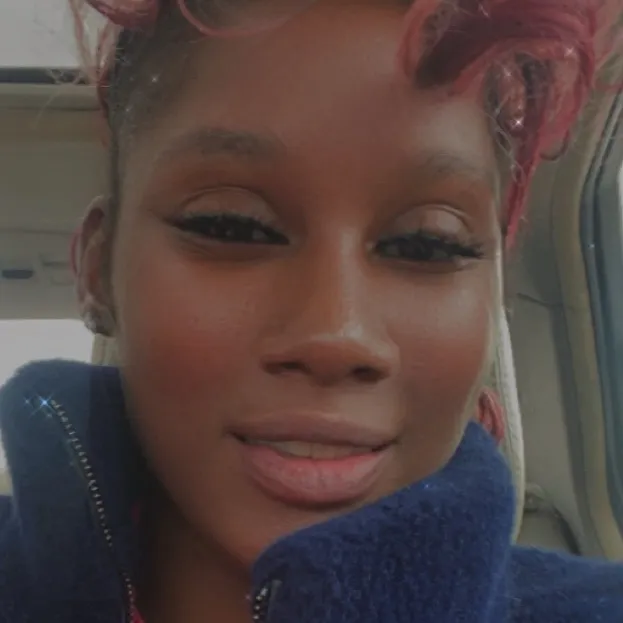 chat with ai character: Dominique