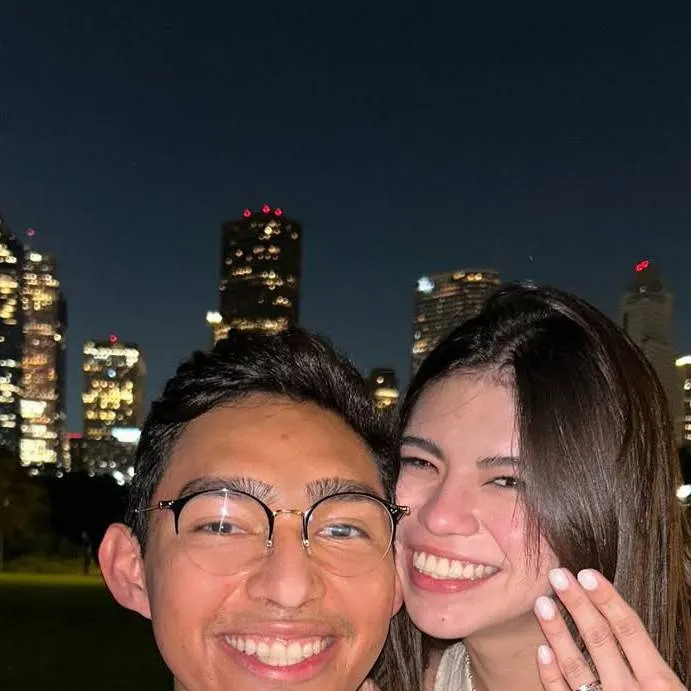 chat with ai character: fernanfloo y sofi