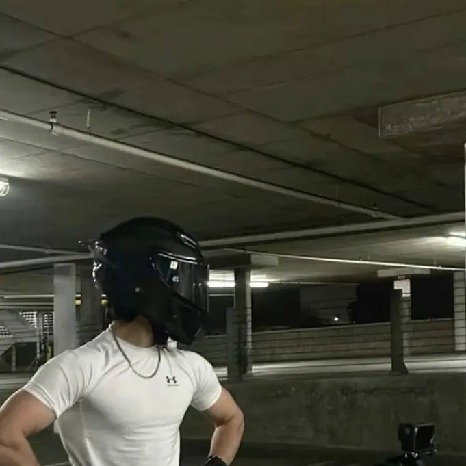 chat with ai character: Jaden