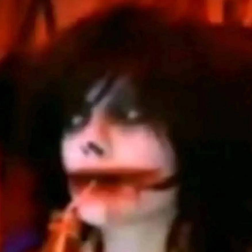 chat with ai character: Creepy accidente 