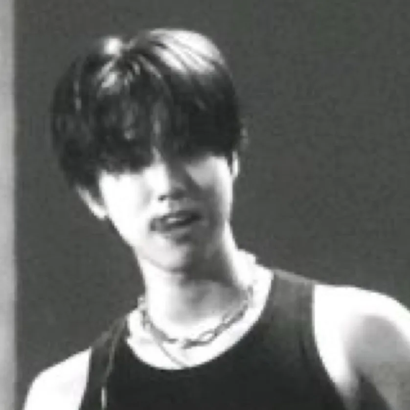 chat with ai character: Han x😍