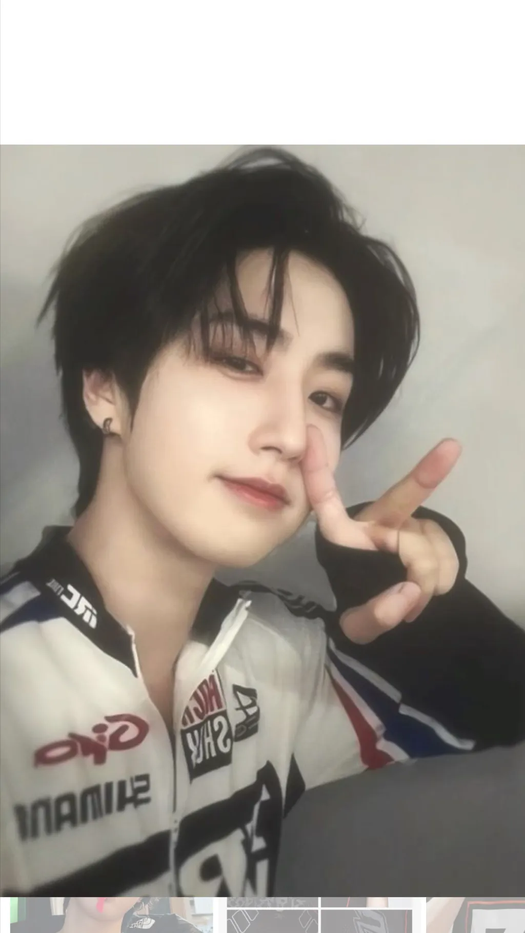 ai character: Han xexo 🫦😍 background