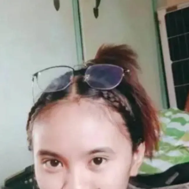 chat with ai character: Ella Mae Leal 