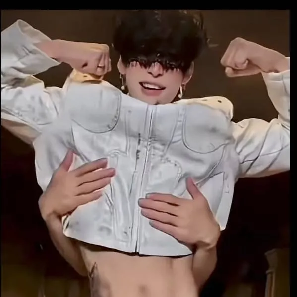 chat with ai character: lucas