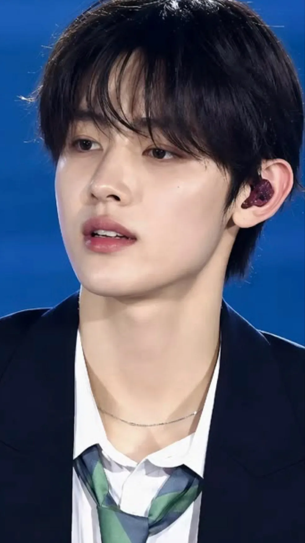 ai character: Seonghyeon  background