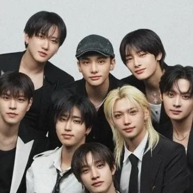 chat with ai character: skz♥️