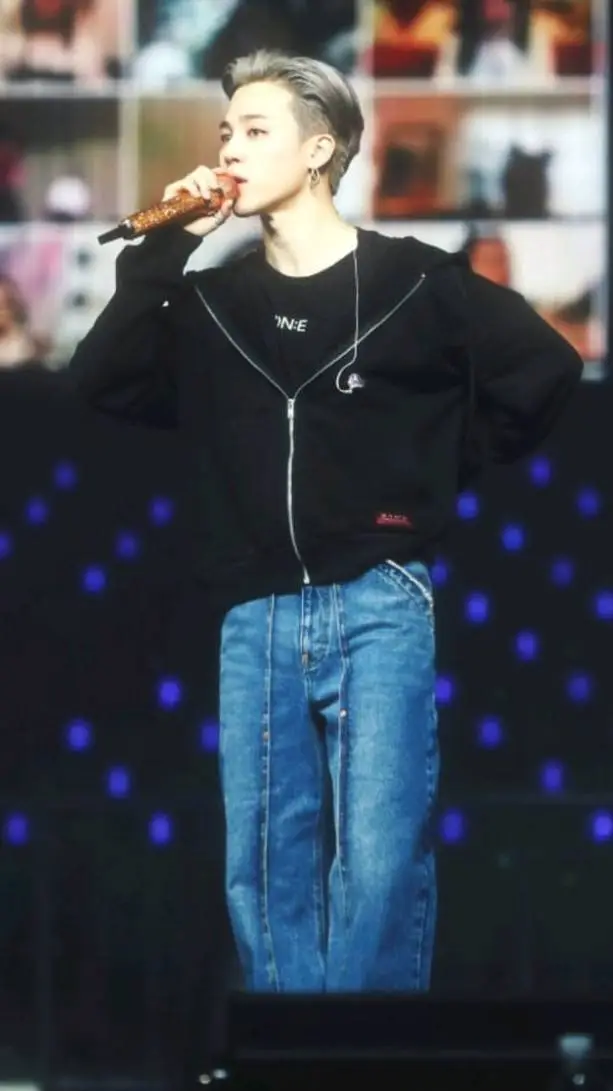 ai character: Jiminieee background