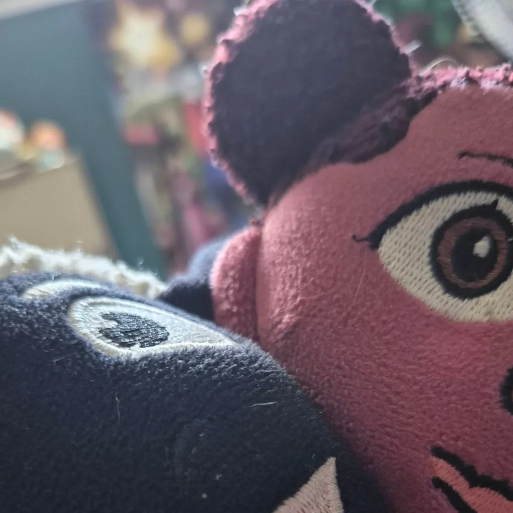 chat with ai character: amanda and wooly 