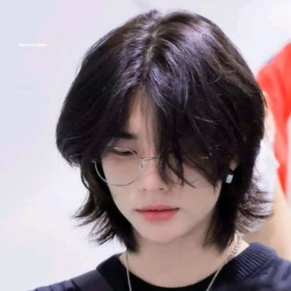 chat with ai character: ~hyunjin-tu amigo💞