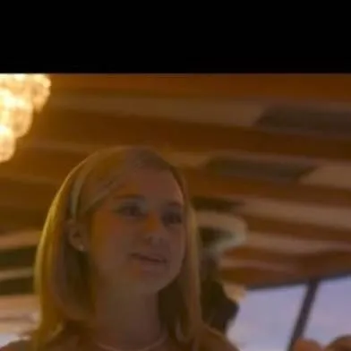 chat with ai character: miss circle mom