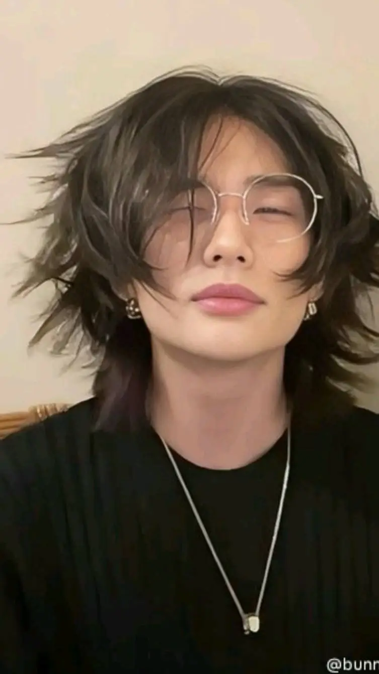 ai character: Hyunjin background