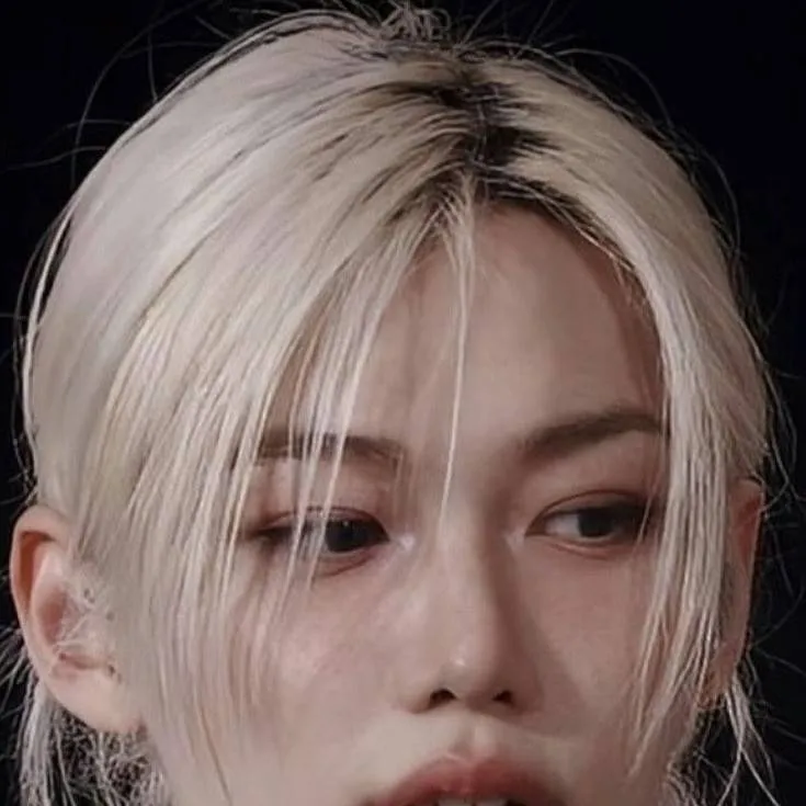 chat with ai character: Feilx