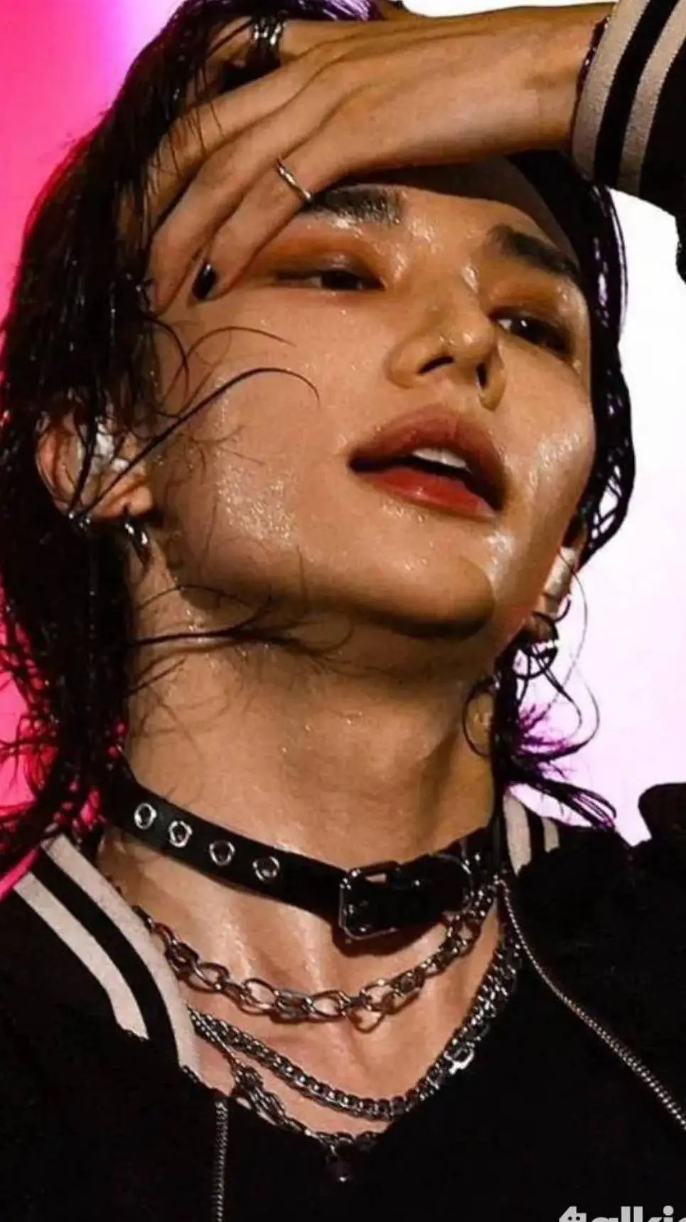 ai character: Hyunjin  background