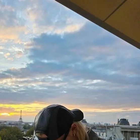 chat with ai character: Feilx