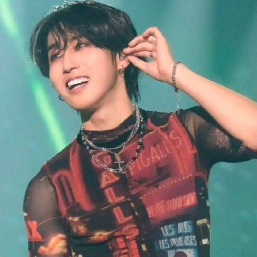 chat with ai character: Han