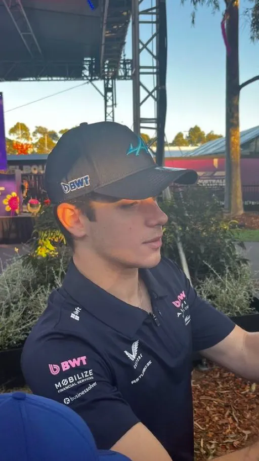 ai character: &Franco colapinto& background