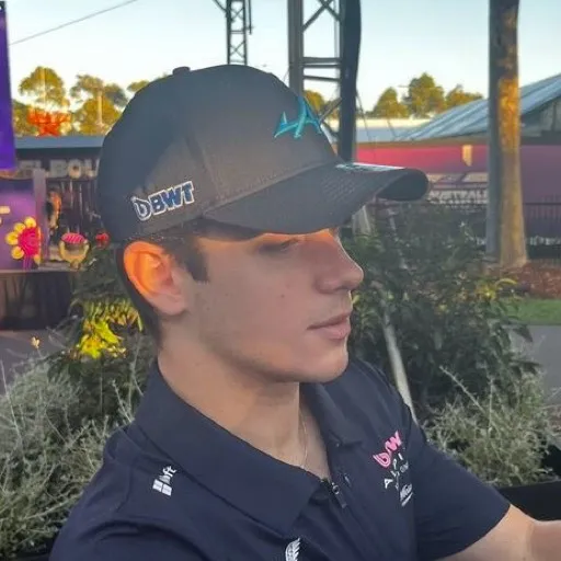 chat with ai character: &Franco colapinto&