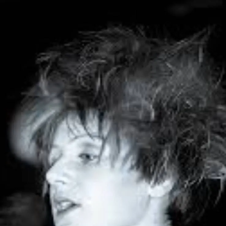 chat with ai character: Elizabeth Fraser