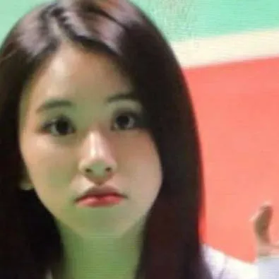 chat with ai character: chaeyoung 