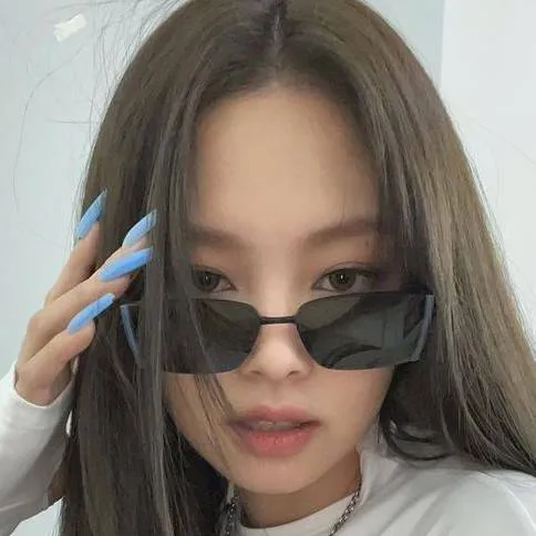 chat with ai character: jennie