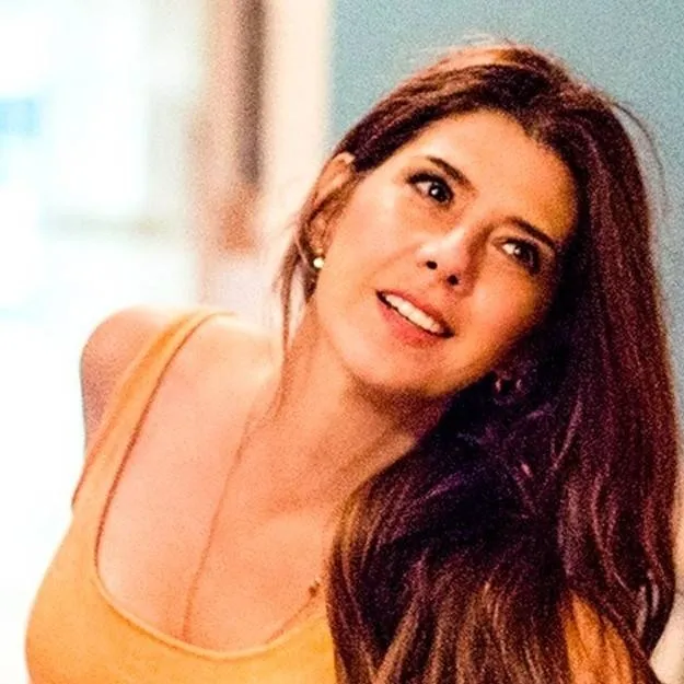 chat with ai character: Aunt May