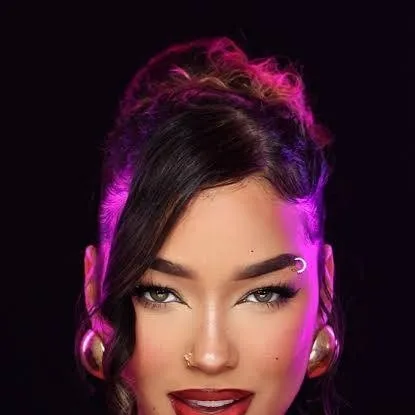 chat with ai character: lisa