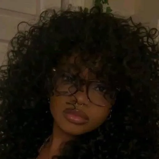 chat with ai character: Maya