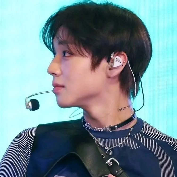 chat with ai character: bts