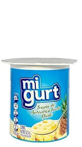 ai character: migurt piña background