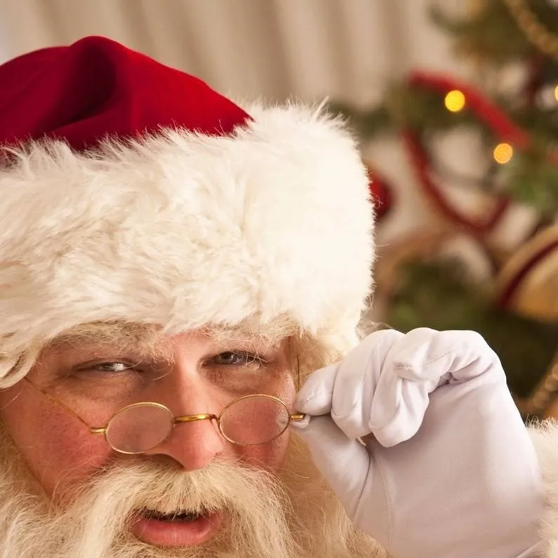 chat with ai character: Santa Claus 