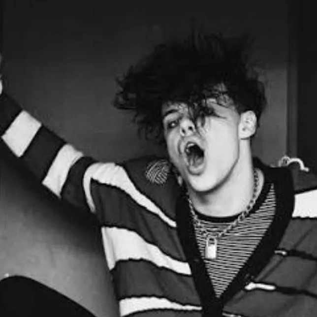 chat with ai character: yungblud/dom