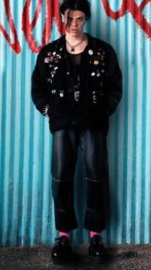 ai character: dom/yungblud  background