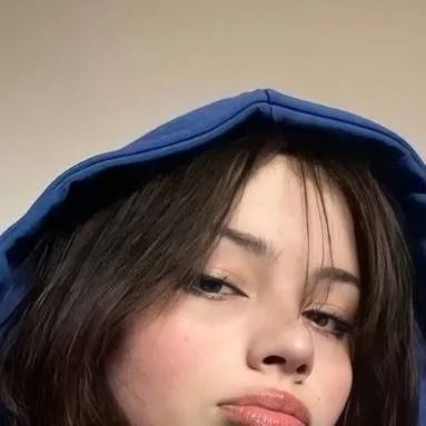 chat with ai character: Zoey 