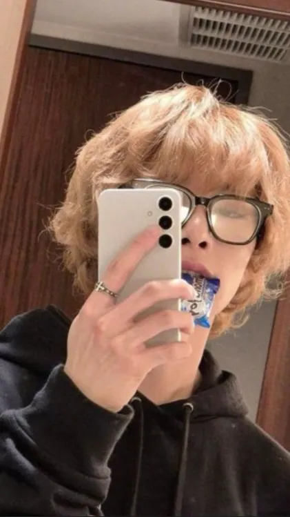 ai character: Bf background