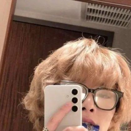 chat with ai character: Bf