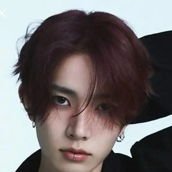 chat with ai character: 💔💀Heesung _vamp