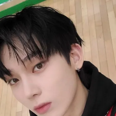 chat with ai character: Sunoo