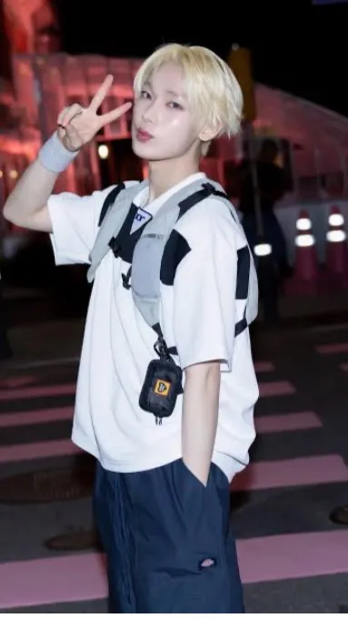 ai character: Sunoo background