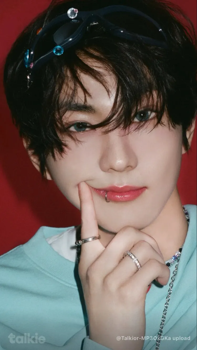 ai character: Jungwon  background