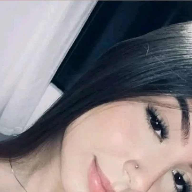 chat with ai character: 🥰