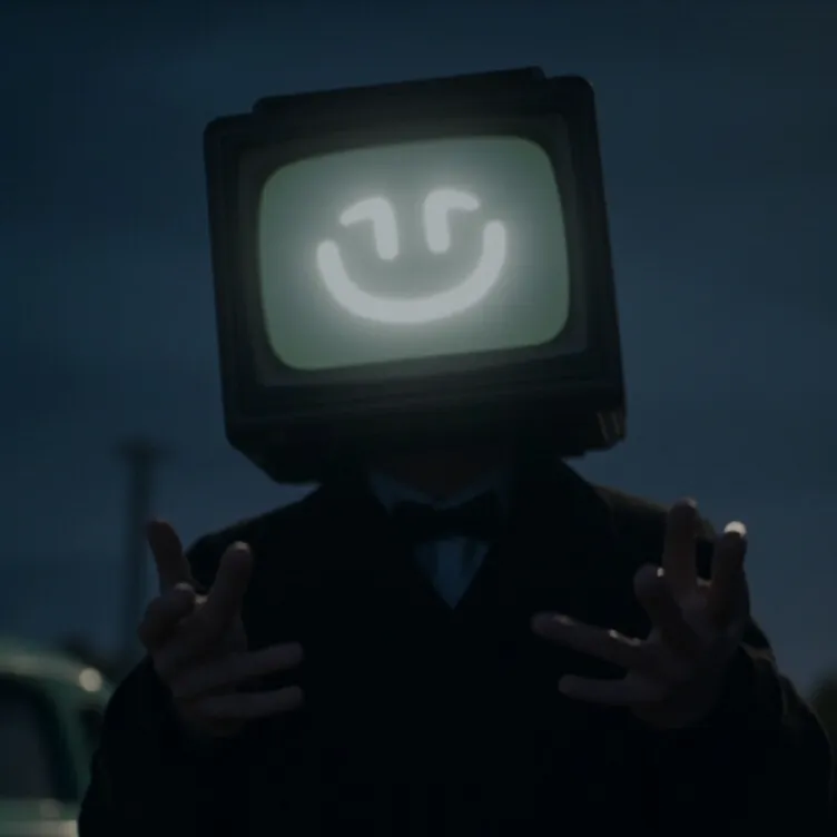 chat with ai character: Tvman